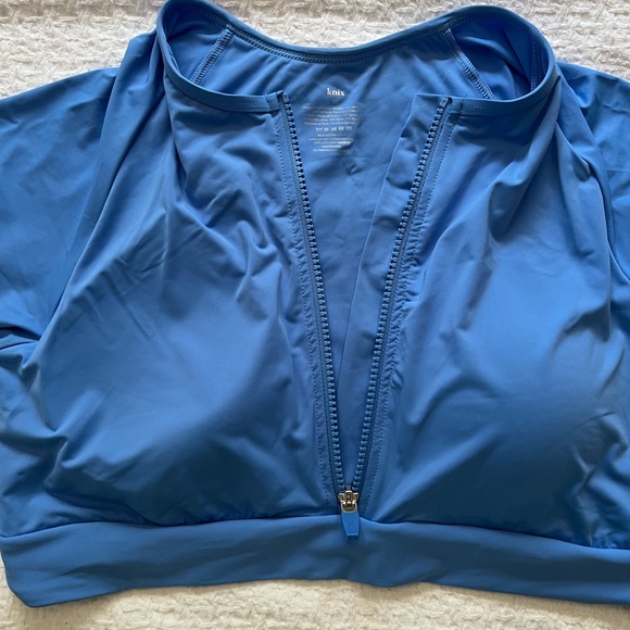 SOLD | Knix Short Sleeved Swim Top | XL - Picture 3 of 3
